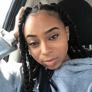 Meet your Posher, Maya